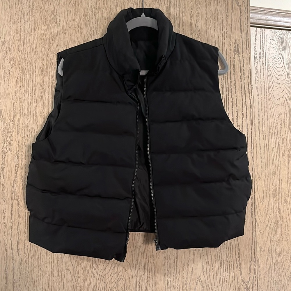 Black puffer vest